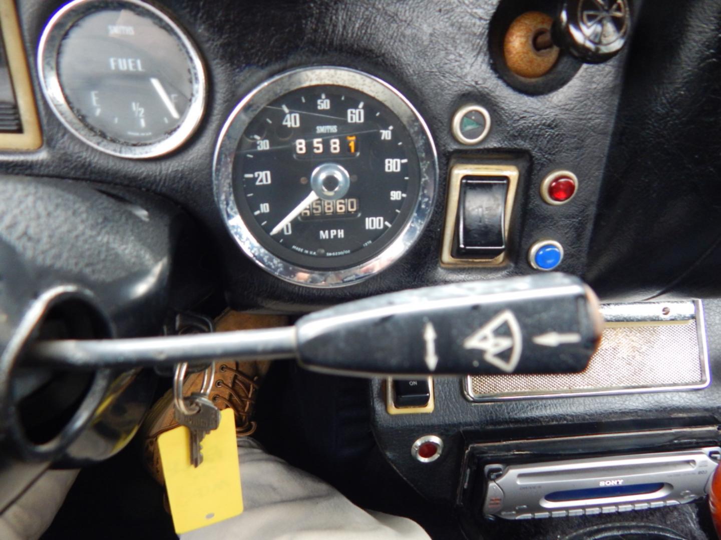 1972 White /Black MG Midget (GAN5UC10613) with an 4 cylinder engine, 4 speed manual transmission, located at 6528 Lower York Road, New Hope, PA, 18938, (215) 862-9555, 40.358707, -74.977882 - Here for sale is very nice 1972 MG Midget convertible. Under the hood is a 4 cylinder which puts power to the rear wheels via a 4 speed manual transmission. Features include; black vinyl interior in great shape, wooden shift knob, AM/FM/CD, Sony head unit, Black vinyl convertible top, chrome bumpe - Photo#12